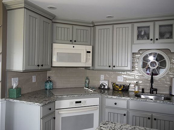 4th image of 205 E Grand Ave APT 4A