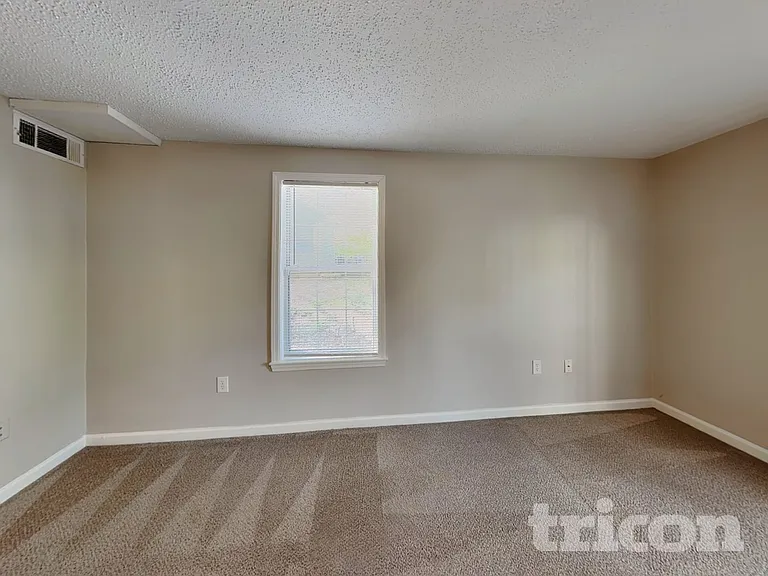 547 Horseshoe Cir — Photo 11