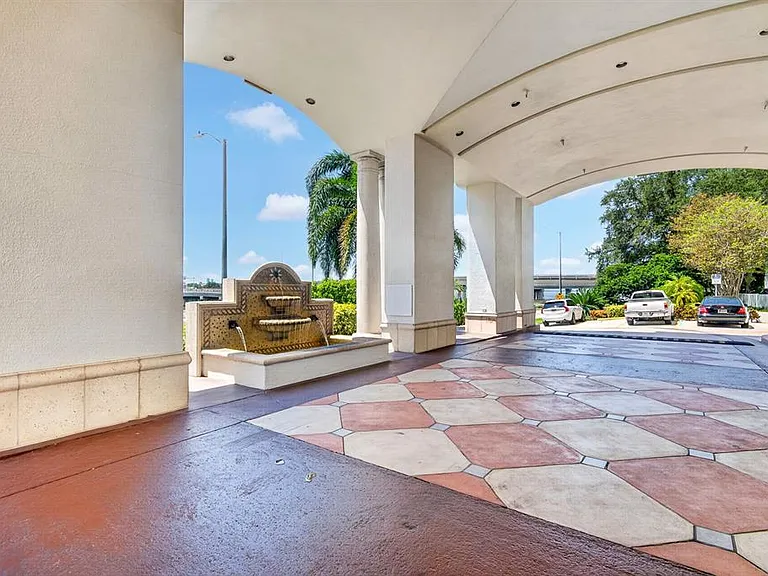 345 Bayshore Blvd #403 — Photo 3