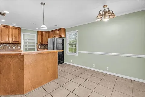 225 Denise Ln — Photo 6