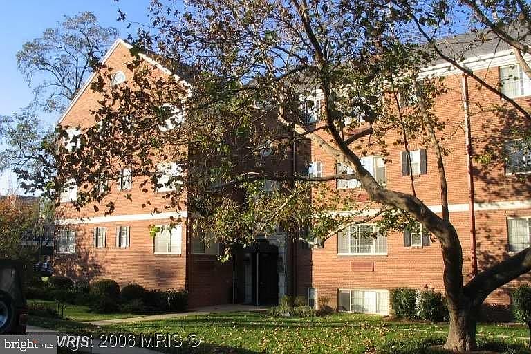 1st image of 820B S Washington St #227