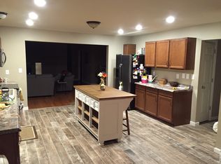 1 W Main St, Knightstown, IN 46148