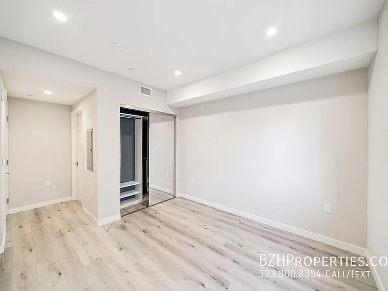 Bedford Twenty - Luxury Condos — Photo 38