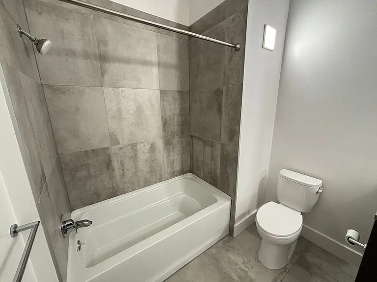 1549 32nd St #106 — Photo 9