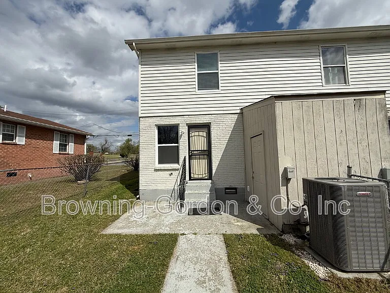 1519B 21st Ave N — Photo 11