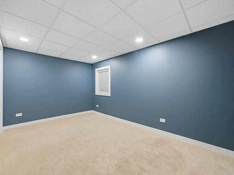 854 Deep Woods Ct — Photo 34