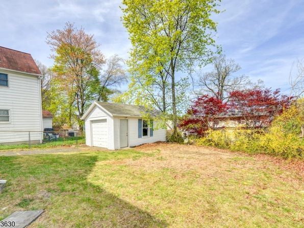 15 W Munson Ave, Dover Town, NJ 07801