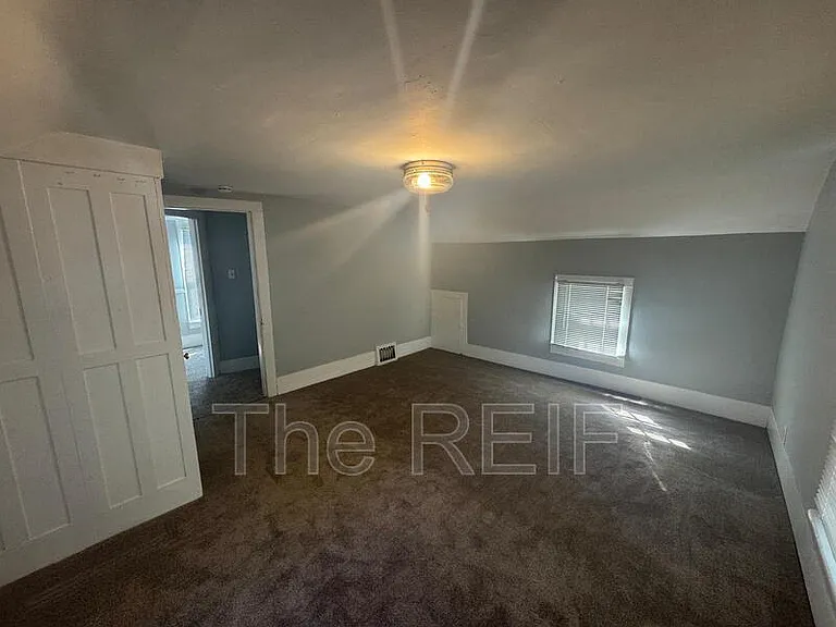 134 E Vienna St — Photo 5