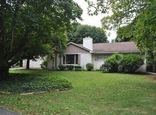 1004 Farrell Rd, Erie, PA 16505