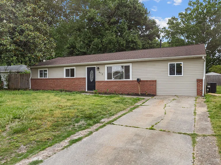 412 Lineberry Rd — Photo 3