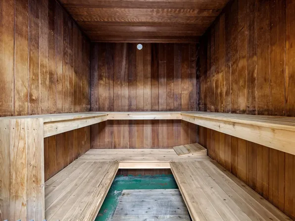 1705 Harmon Cove Tower image 43 of 49