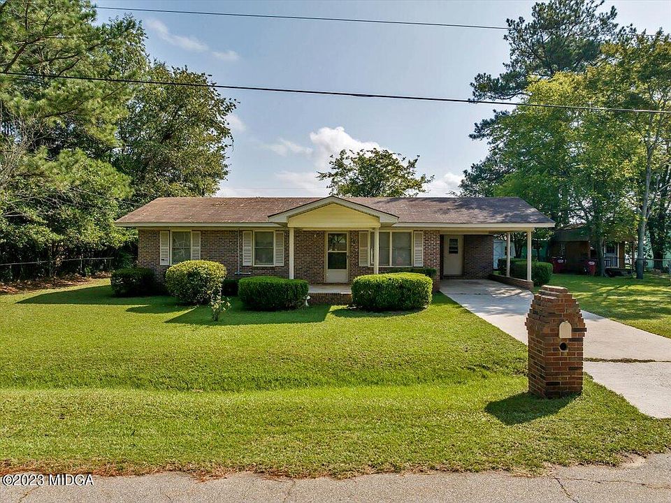1st image of 12 Fairway Dr #105