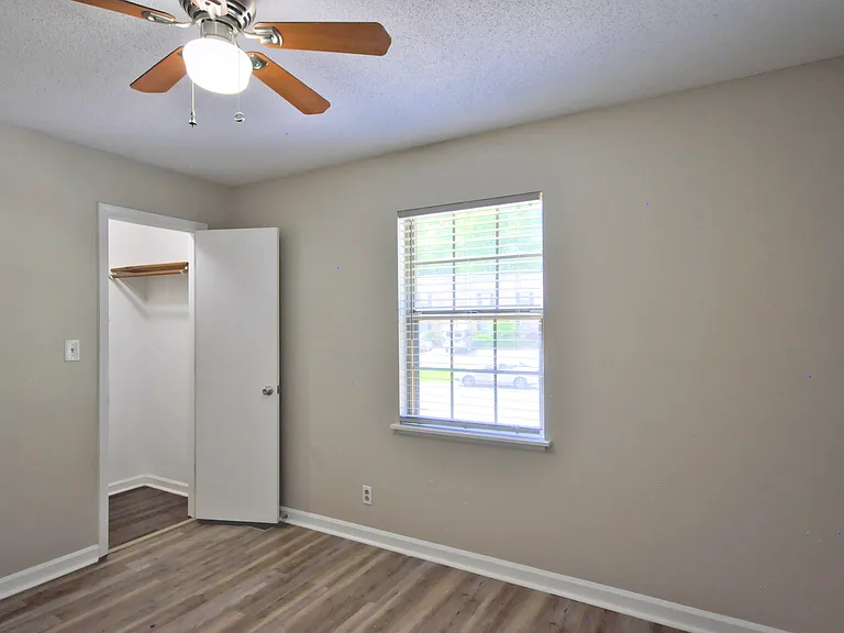 460 Martha Ln #C — Photo 17