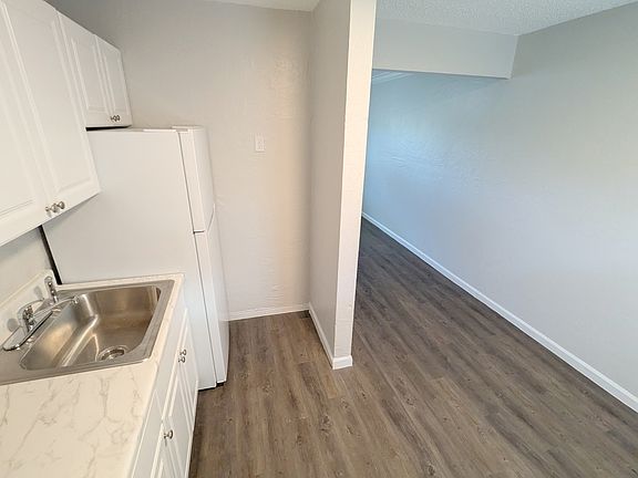 3rd image of 423 Revere Rd