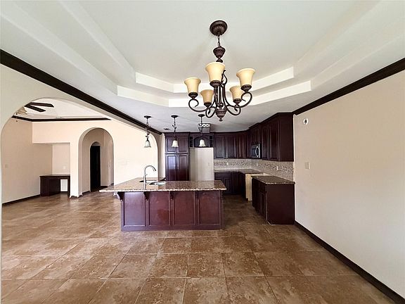 4th image of 207 Majestic Palm Dr