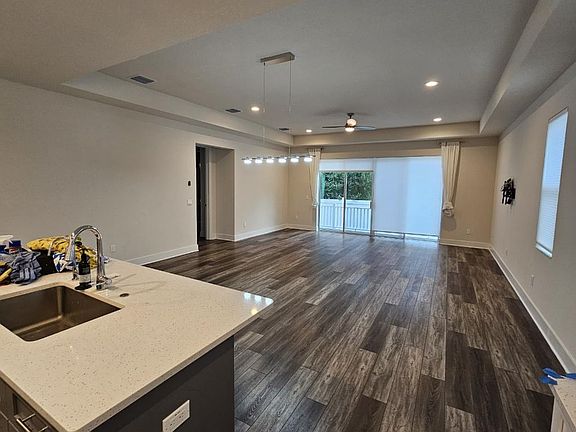 3rd image of 1635 Paragon Cir S