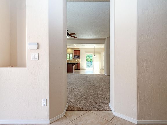 4th image of 842 Purple Aster Dr