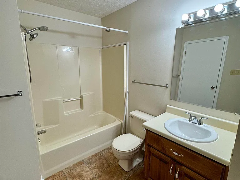 508 E McClellan St #B — Photo 9