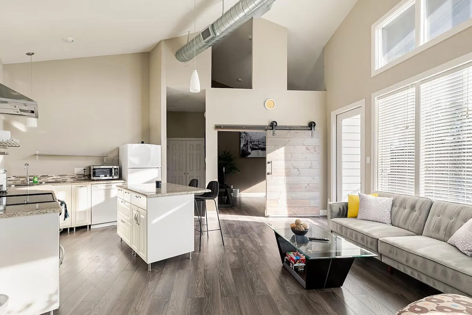 1 bed, 1.0 bath, $7,681 — Photo 4