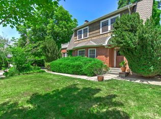 2419 Hillcrest Rd, Medford, OR 97504