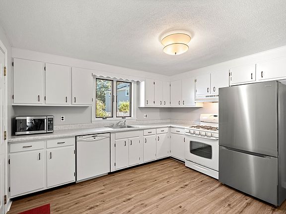 5th image of 31 Homestead Cir