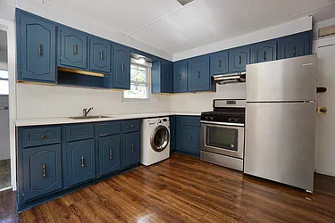 Rented by Dixon Advisory USA Inc.