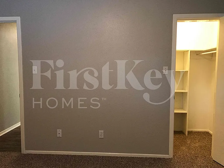 2710 Peachtree Ln — Photo 43