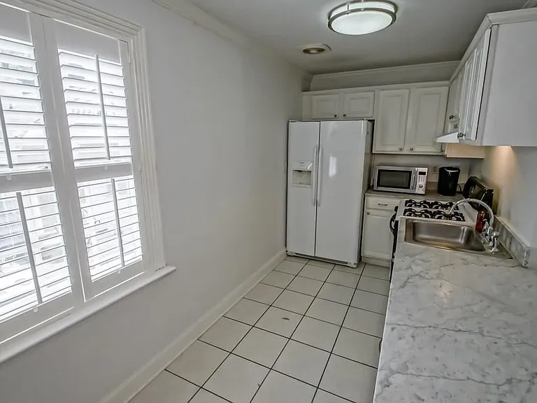 1323 Dauphine St #3 — Photo 7