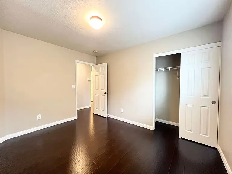 574 Redruth Dr — Photo 22