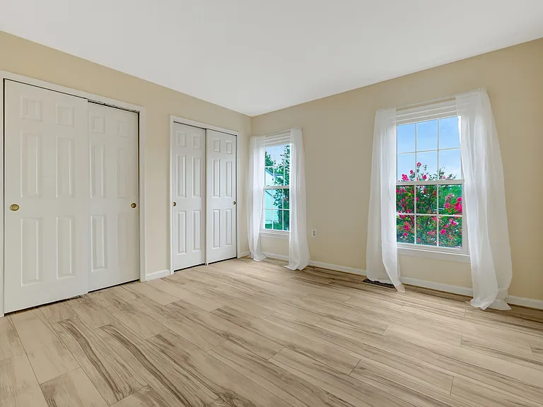 814 Autumn Breeze Ct — Photo 22