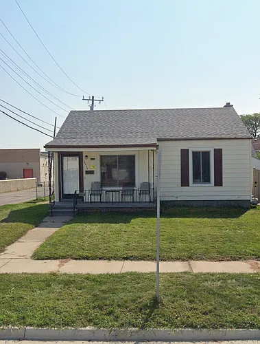 18526 Wood St Photo 1