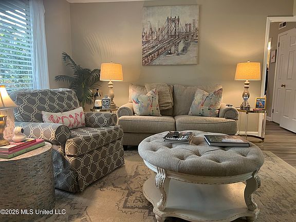 2nd image of 550 Post Rd APT 607