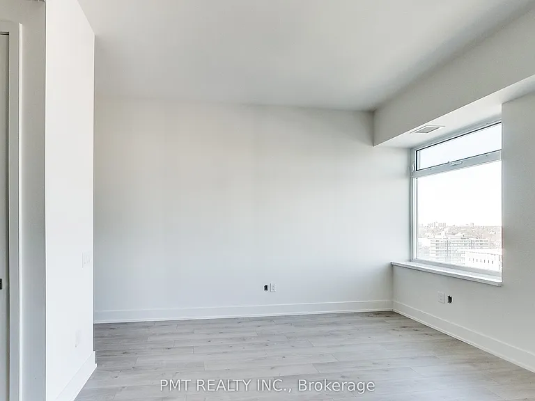 111 Saint Clair Ave W #1525 — Photo 7