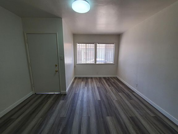 3rd image of 927 W Gage Ave #929.5