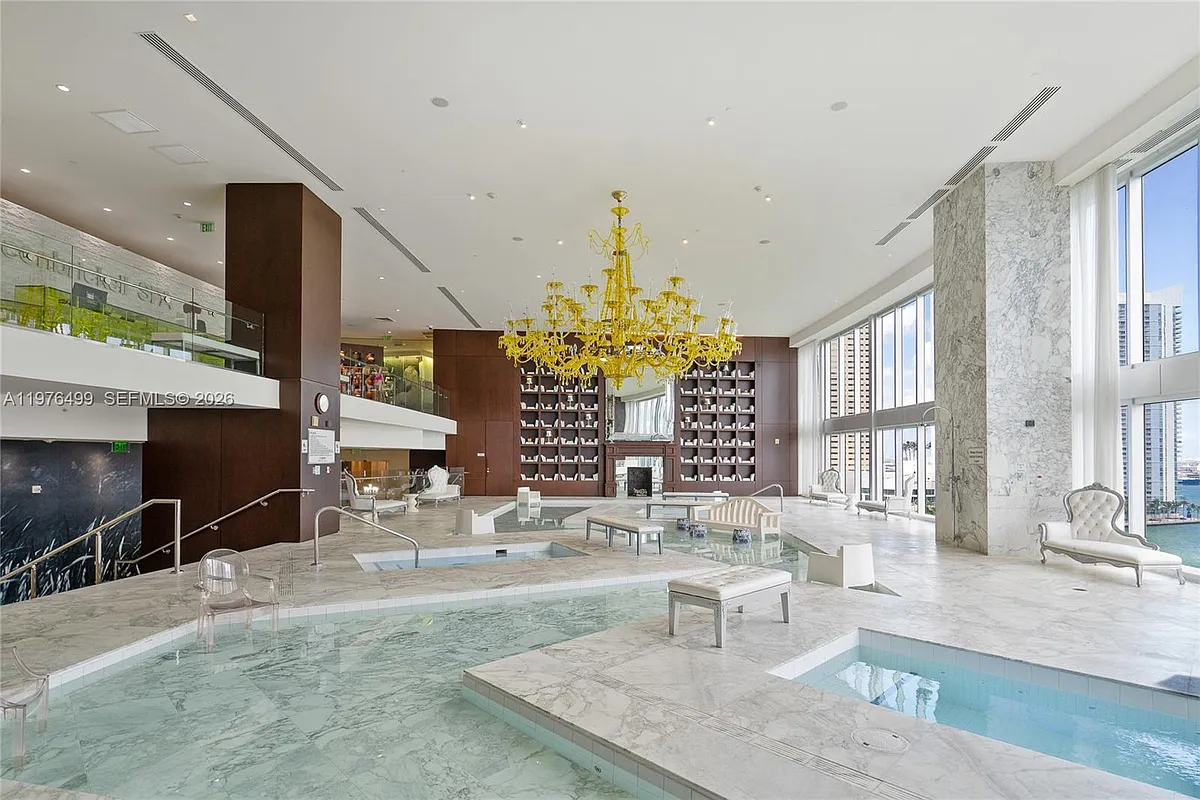 Building Photo - 495 Brickell Ave #4705