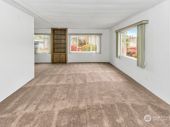 5th image of 2419 Jahn Avenue NW #19