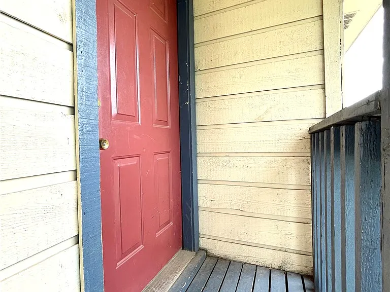 704 Navarro Dr #C — Photo 8