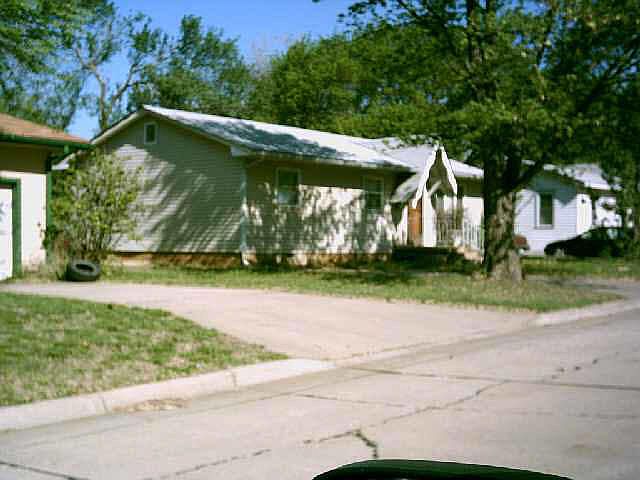 1st image of 1221 Shelden St