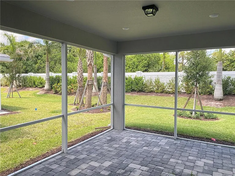 8423 Beagle Ter — Photo 11