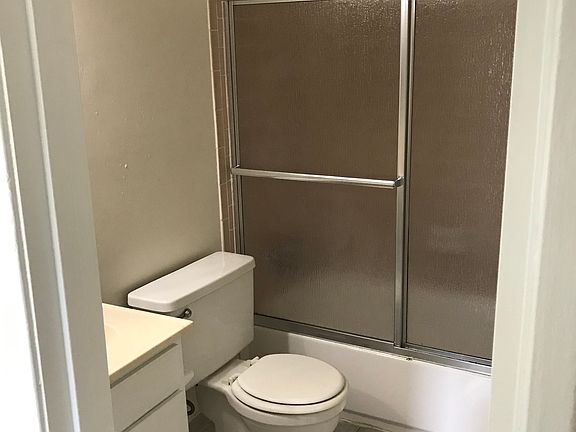 3rd image of 7980 Audubon Ave APT 201