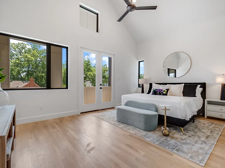 2324 Kirby St — Photo 28