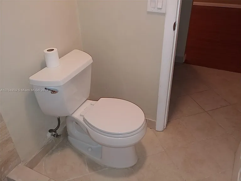 660 Tennis Club Dr #101 — Photo 16