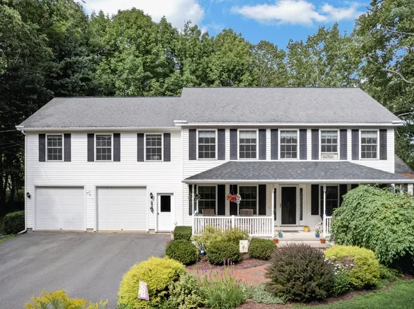 545 Deerfield Drive, Hermon, ME 04401