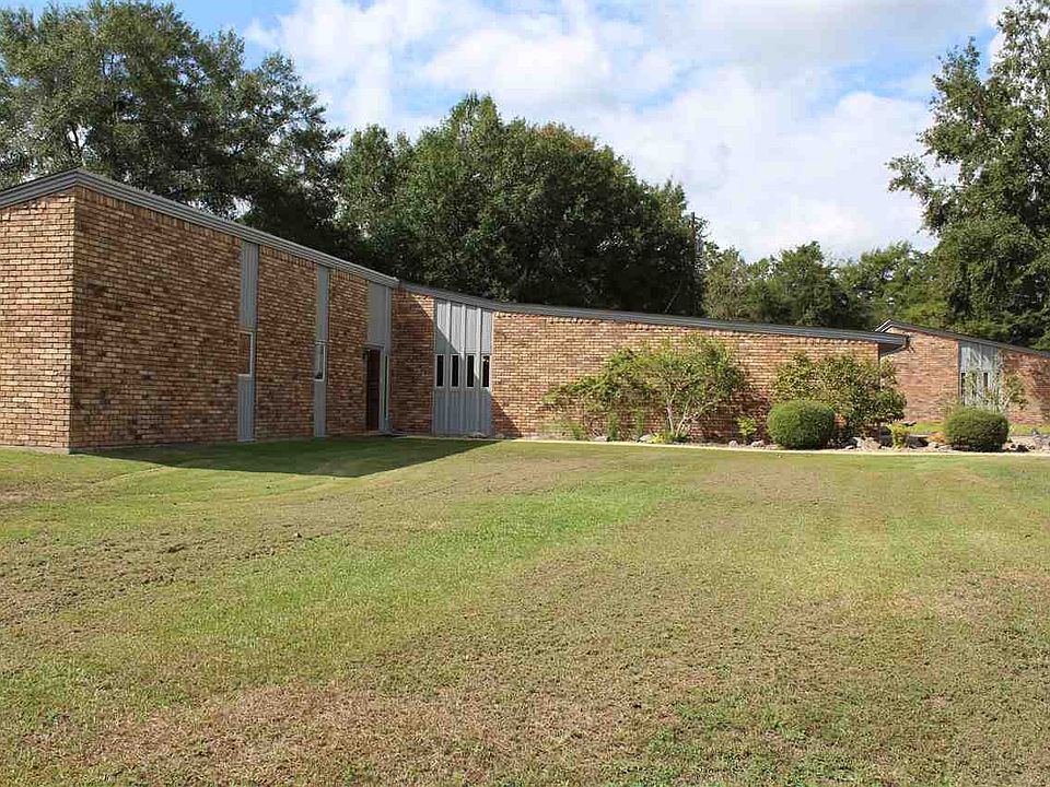 1st image of 594 West Dr