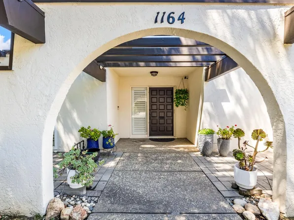 1164 Silver Lake Dr, Sacramento, CA 95831
