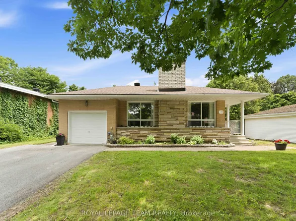 1155 Agincourt Rd, Ottawa, ON K2C 2H8