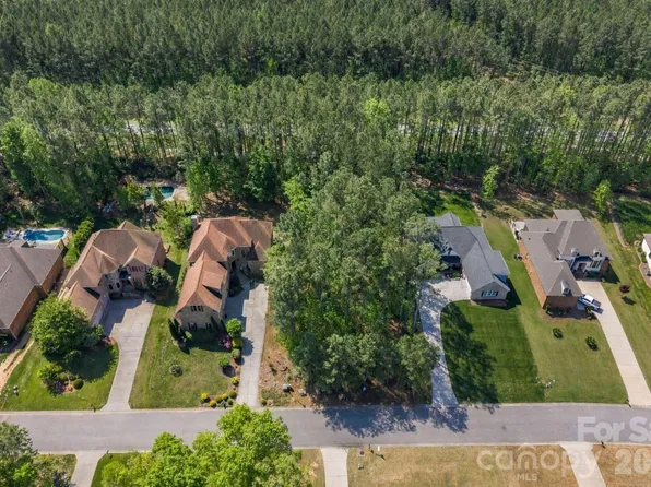 279 Palm Cove Way, York, SC 29745