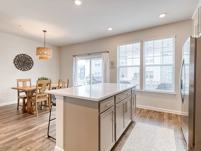 2050 Hinshaw Dr — Photo 15