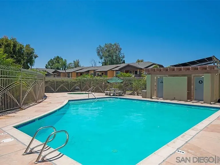 526 Calle Montecito #140 — Photo 18