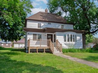 824 4th St, Nicollet, MN 56074